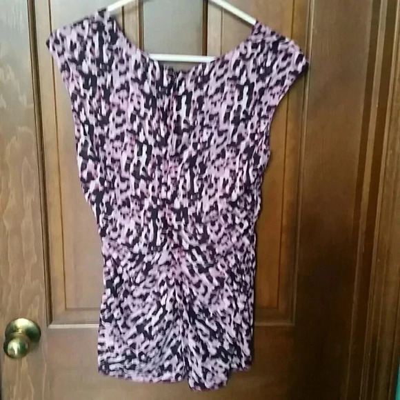 Ann Taylor sleeveless top. - Picture 2 of 4